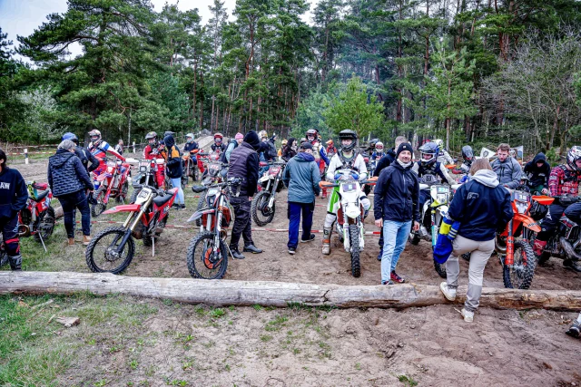 📄STARTERLISTE WEINBERG XTREM ENDURO HAMMA 17.05.2025

Nach 6h gibt es eine erste Starterliste.
➡Starterliste HESG: https://www.hardenduro-germany.de/wp-content/uploads/2025/04/StarterlisteHamma2025.pdf

✏Anmeldungen sind weiterhin hier möglich: https://www.hardenduro-germany.de/registration-weinberg-xtreme-enduro-hamma-17-05-2025/

‼ ACHTUNG DAS FAHRERFELD IST BEGRENZT...
________________________________________________________________________
📄ENTRY LIST WEINBERG XTREM ENDURO HAMMA 17.05.2025

After 6 hours we have a first Entry List.
➡Entry list HESG: https://www.hardenduro-germany.de/wp-content/uploads/2025/04/StarterlisteHamma2025.pdf

✏Registrations are still possible here: https://www.hardenduro-germany.de/registration-weinberg-xtreme-enduro-hamma-17-05-2025/

Foto: @michel238pic #hardenduroseriesgermany