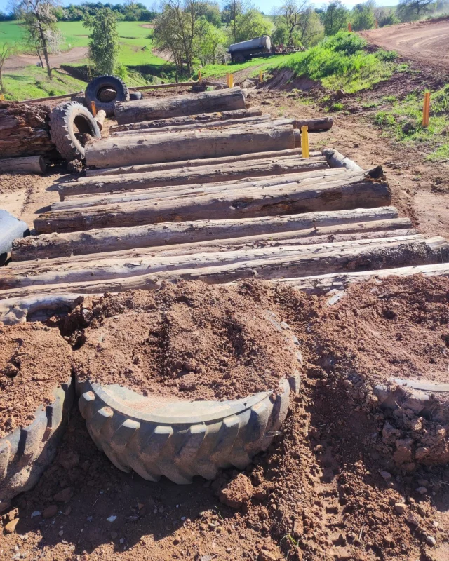 TRACK PREVIEW 1 HAMMA 🔥

Der @msc_hamma ist dabei die Strecke für den 3. Saisonlauf (17.05.) vorzubereiten.
Ein Highlight wird wieder die Arena mit vielen Hindernissen.

➡️ ONLINENENNUNG: https://www.hardenduro-germany.de/registration-weinberg-xtreme-enduro-hamma-17-05-2025/

Weitere Fotos folgen in den nächsten Tagen.

#hardenduroseriesgermany @auner_official

@x_grip
@ace_bikes_lauter 
@weberwerke 
#luminusenergie 
@beats_garage 
@finkmoto 
@hopfenkurier 
@pemenergy 
@championlubes_de 
@louismotorrad 
@lion_enduro
@gmoto_store 
@24mx