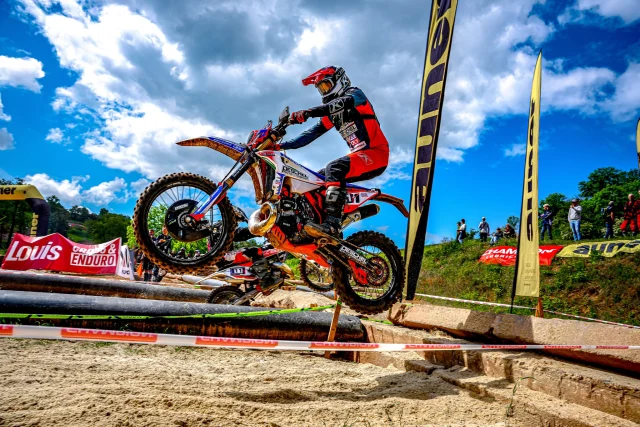 SIEG FÜR BETA HARDENDURO GERMANY BEIM WEBER #werkeholics TEAMAWARD IN HAMMA

Auch den dritten Lauf haben Milan Schmüser/Leon Hentschel gewonnen. 

Alle Ergebnisse des Team Award: https://www.hardenduro-germany.de/wp-content/uploads/2025/05/TeamAwardHamma2025_Ergebnis.pdf

Fotos: @michel238pic #hardenduroseriesgermany